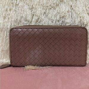 Authentic Bottega Veneta Intrecciato Leather Zippy Wallet. NEW!